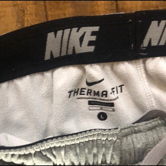 Nike therma fit grey sweatpants - Picture 2 of 6